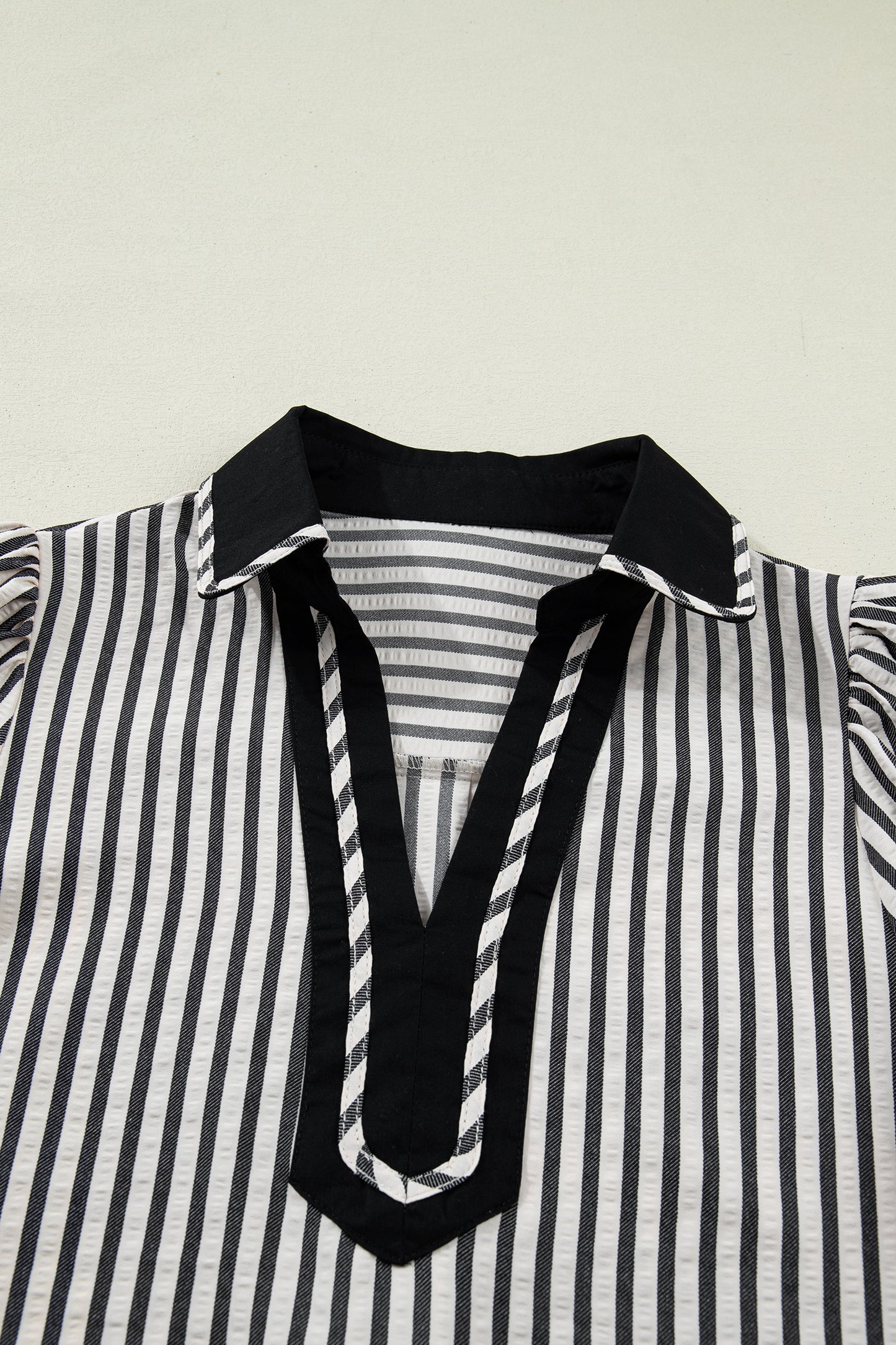 Black Stripe Collared Split Neck Short Bubble Sleeve Blouse